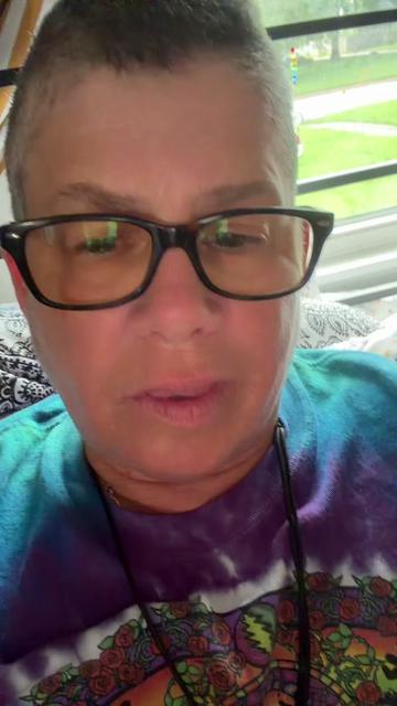 @lauriekinglive