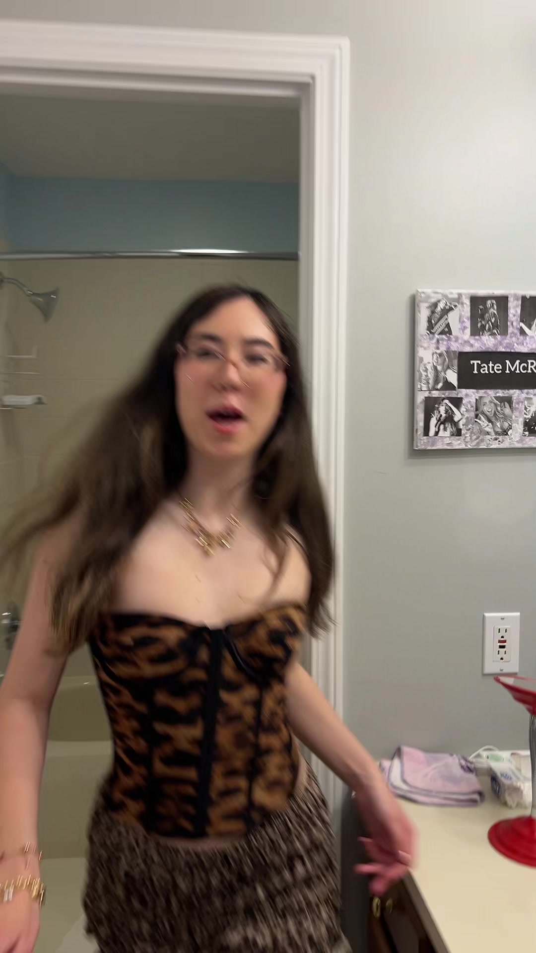 @𝒜𝓈𝒽𝓁𝑒𝒾𝑔𝒽 &trade;️ 💋💋💋