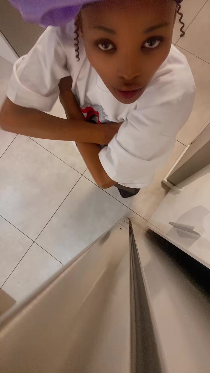 @Anele_Lushaba