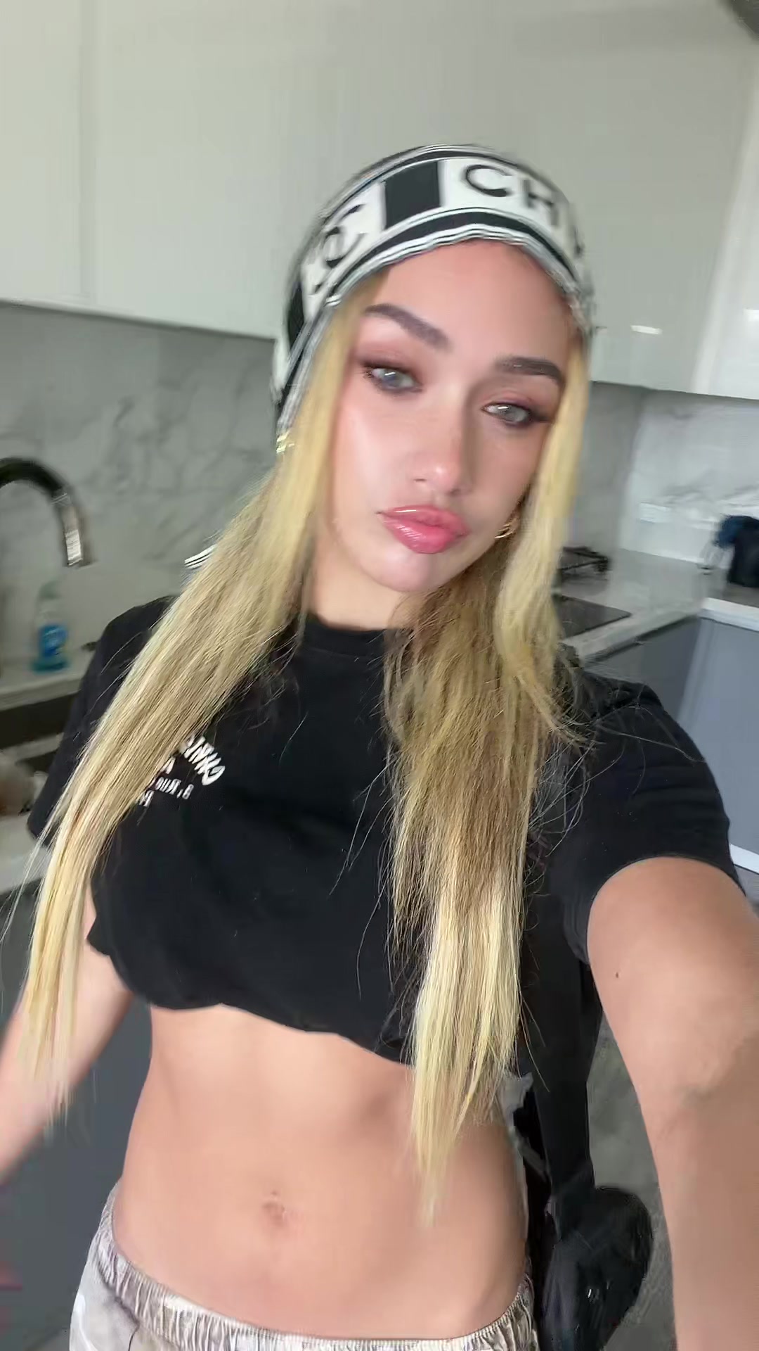 @miabellarivero
