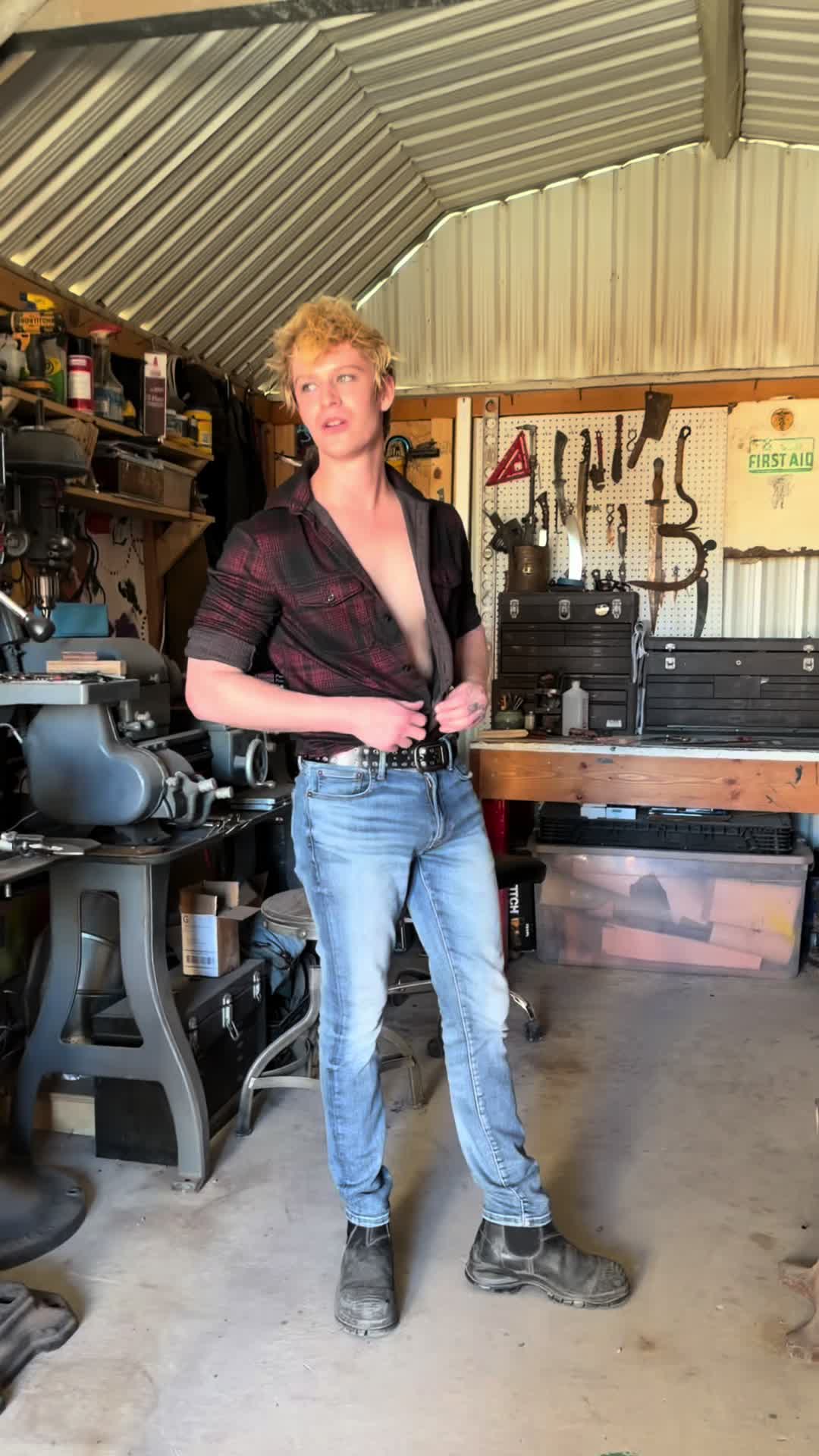 @Ashecravenock