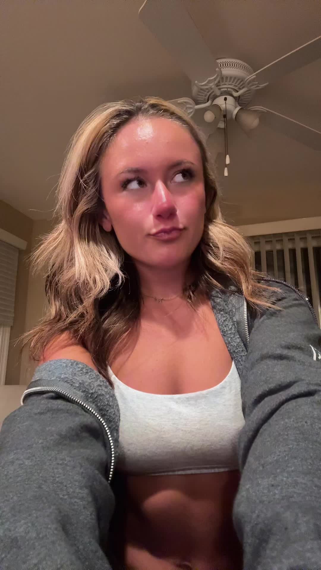 @anihayes