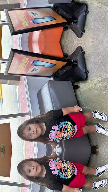 @Elias Ellie