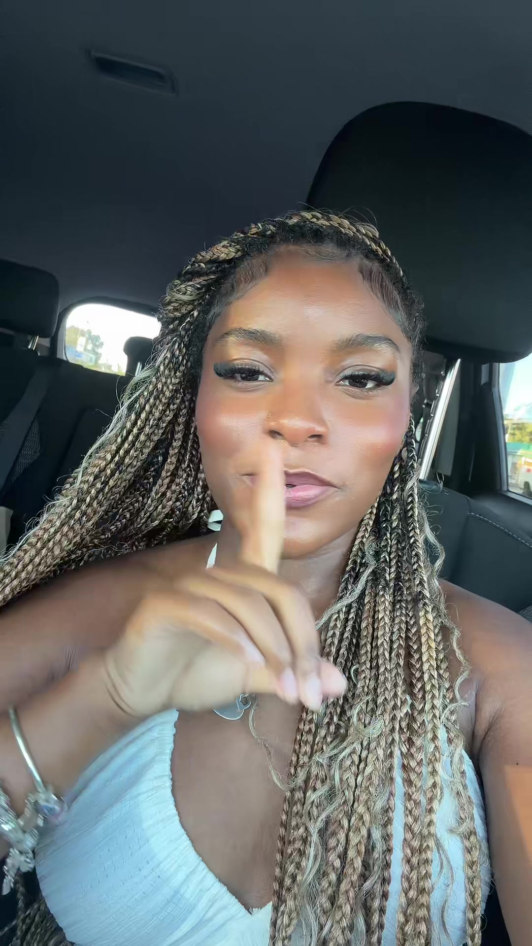 @maishanaamon