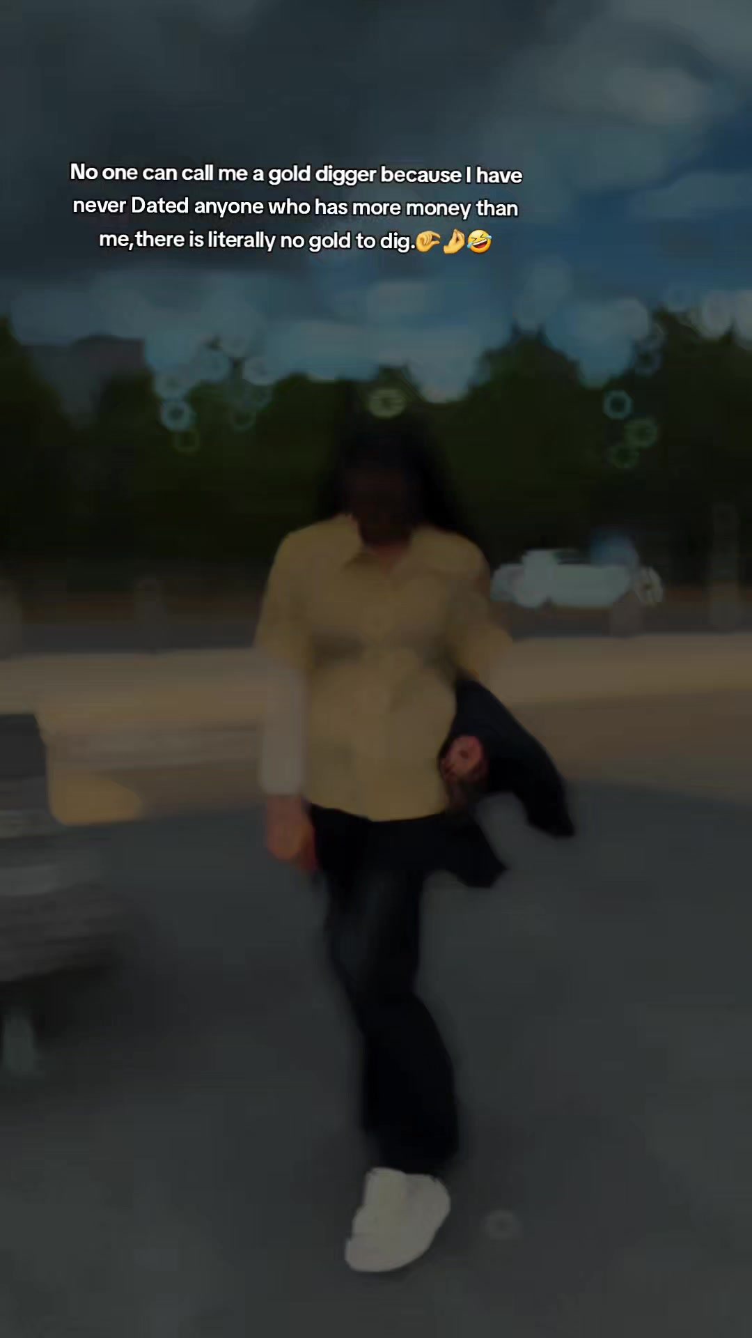 @QÜÎṬ🤐✈️