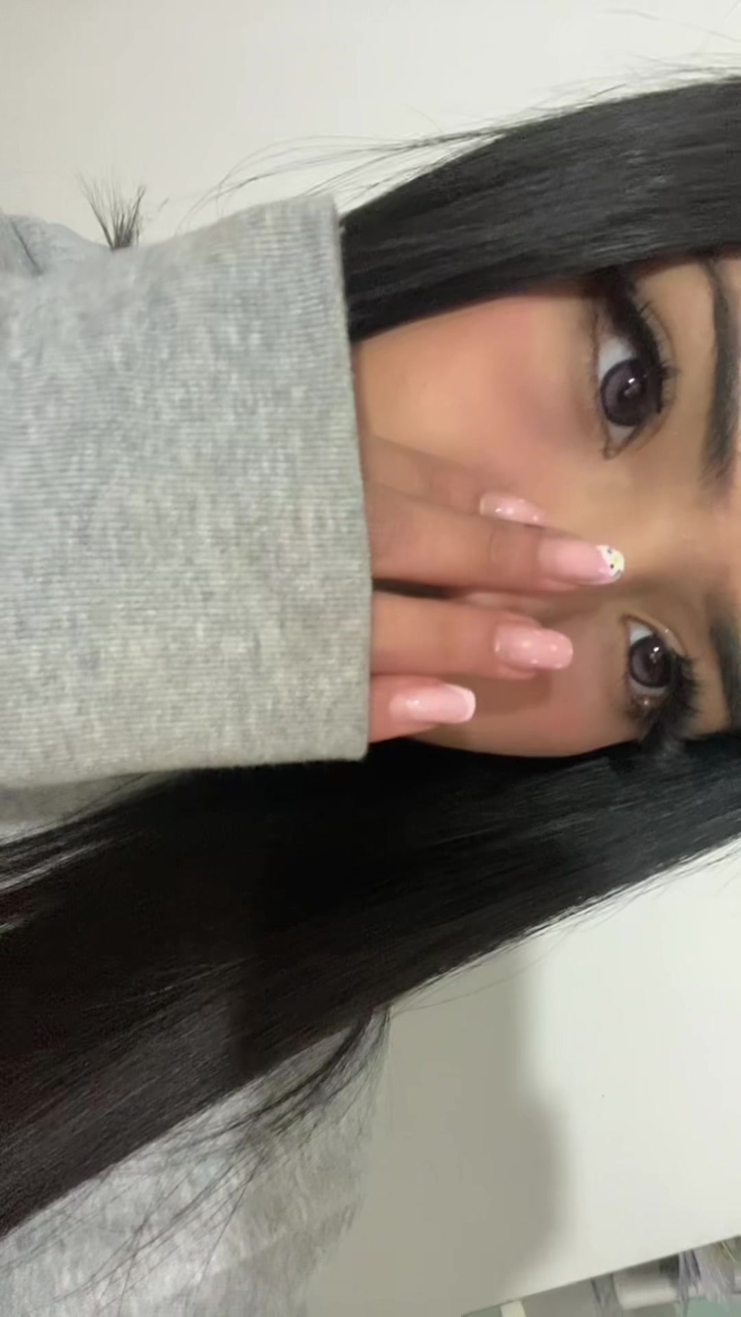 @…
