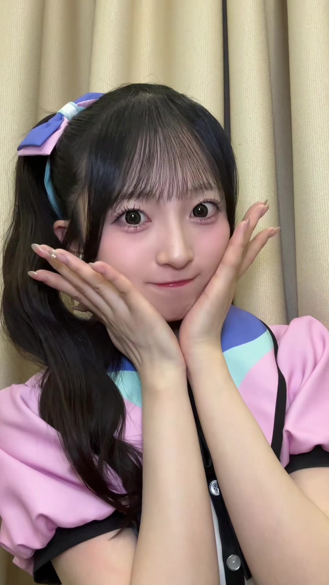 @秋山由奈