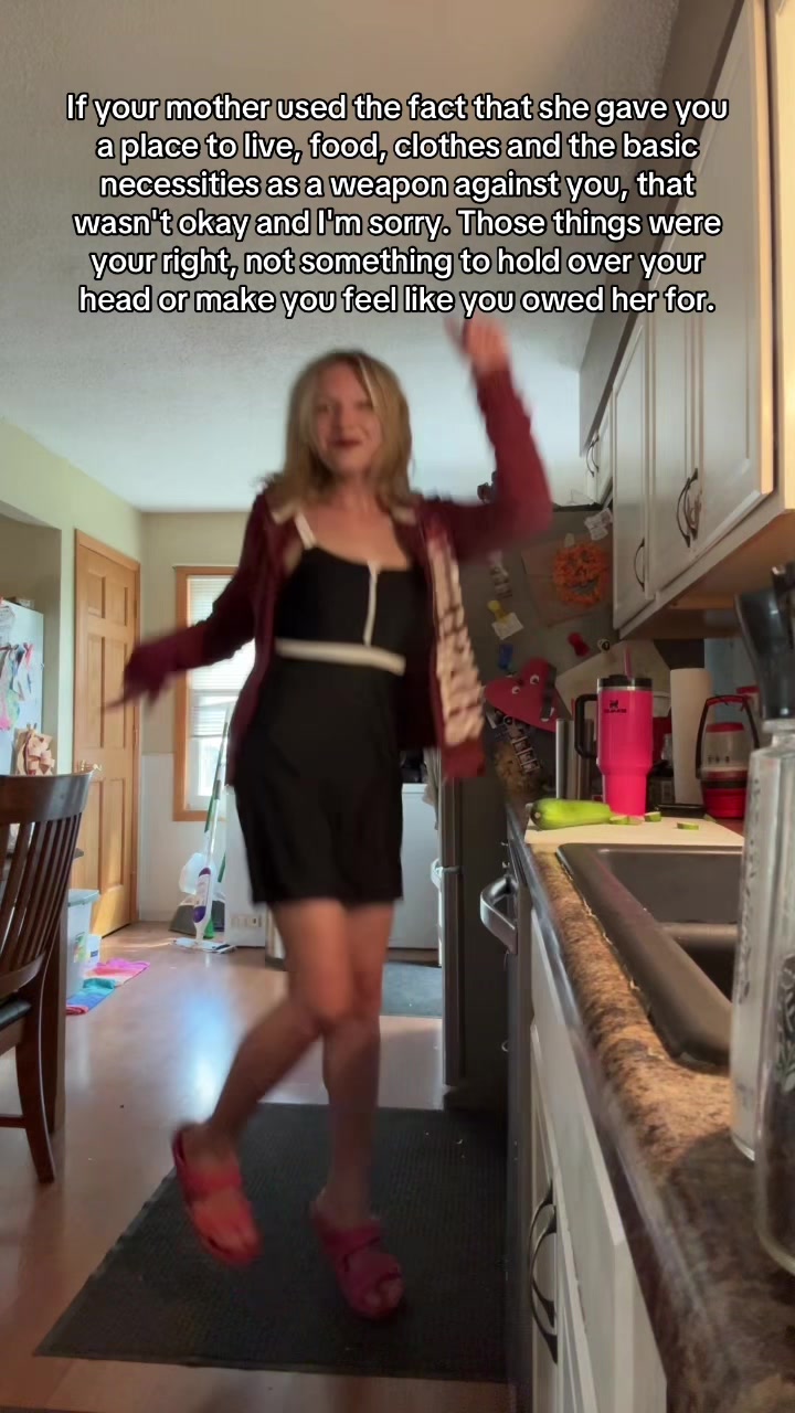 @dumbblondewholovestobake