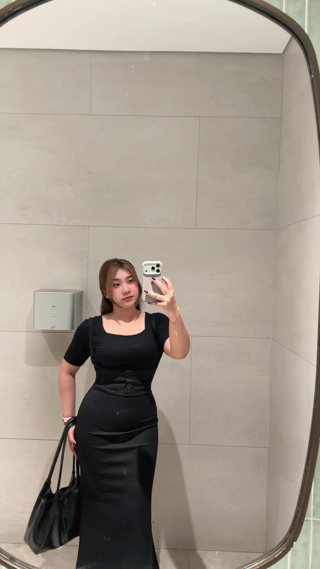 @Anita Dwia