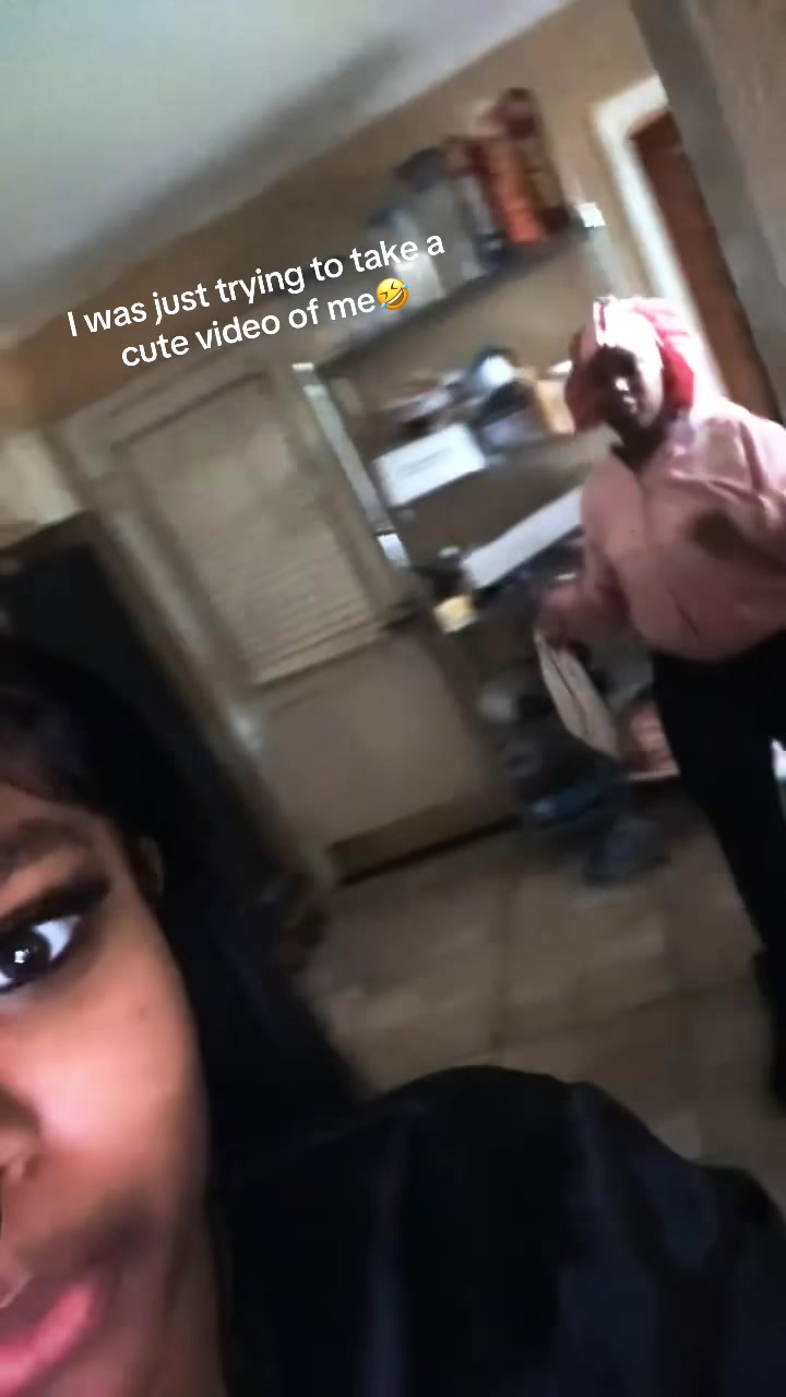 @Moni