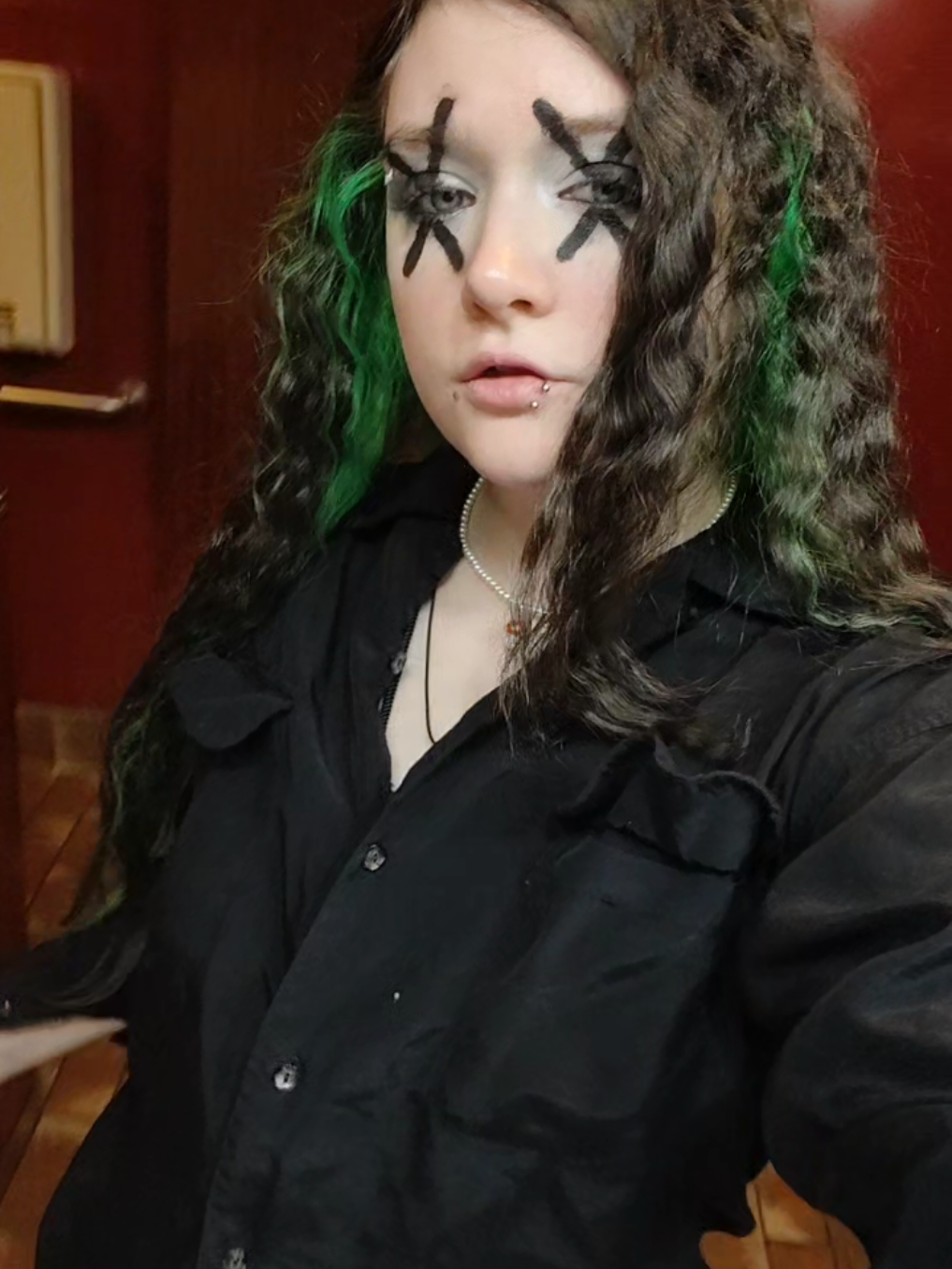 @Crimson_Ivy