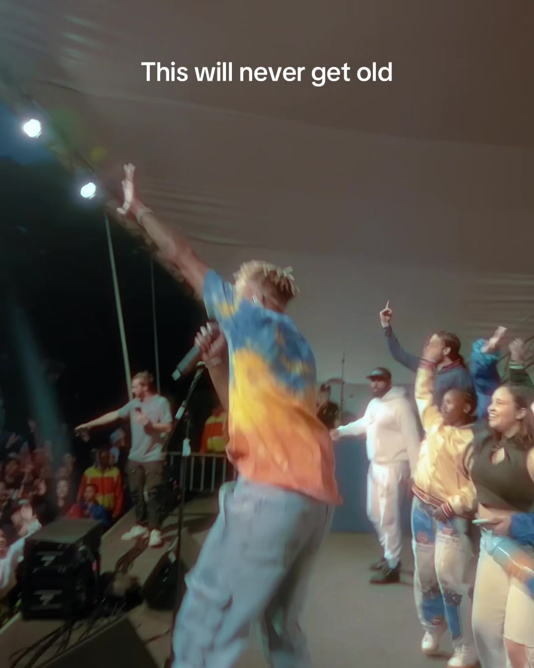 @Neon Dreams
