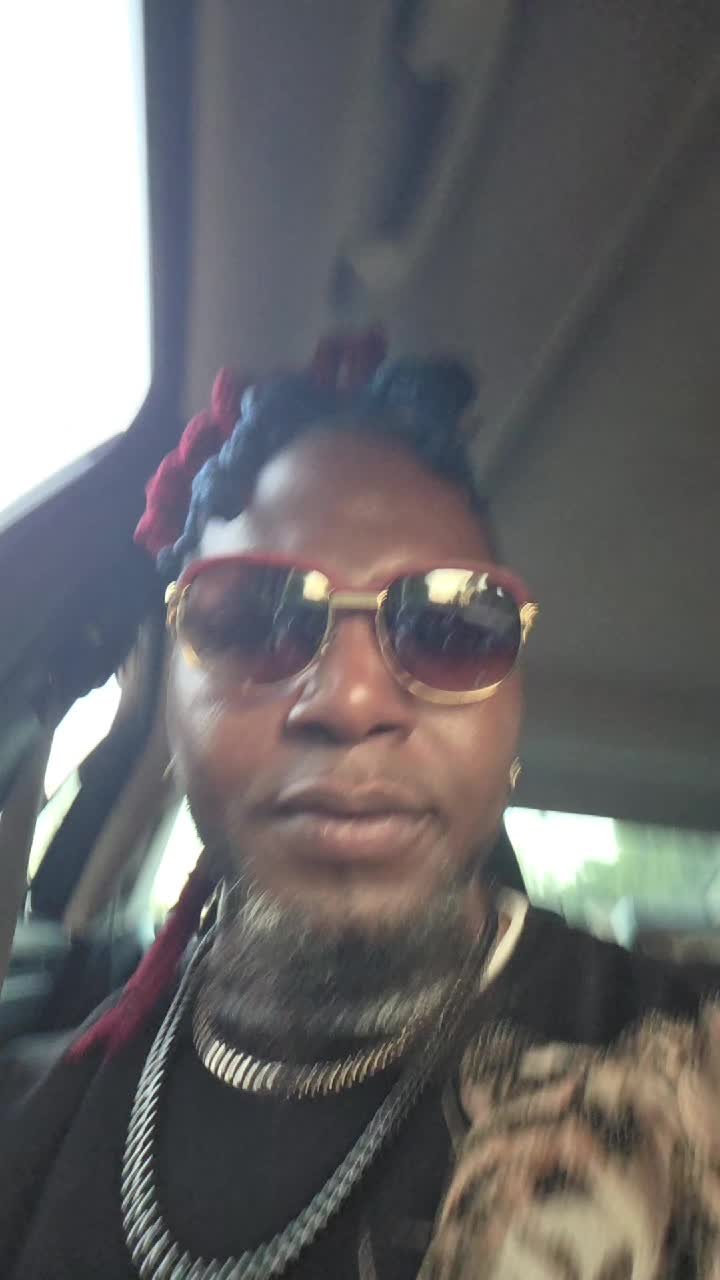 @ThuddaRow DaComedian