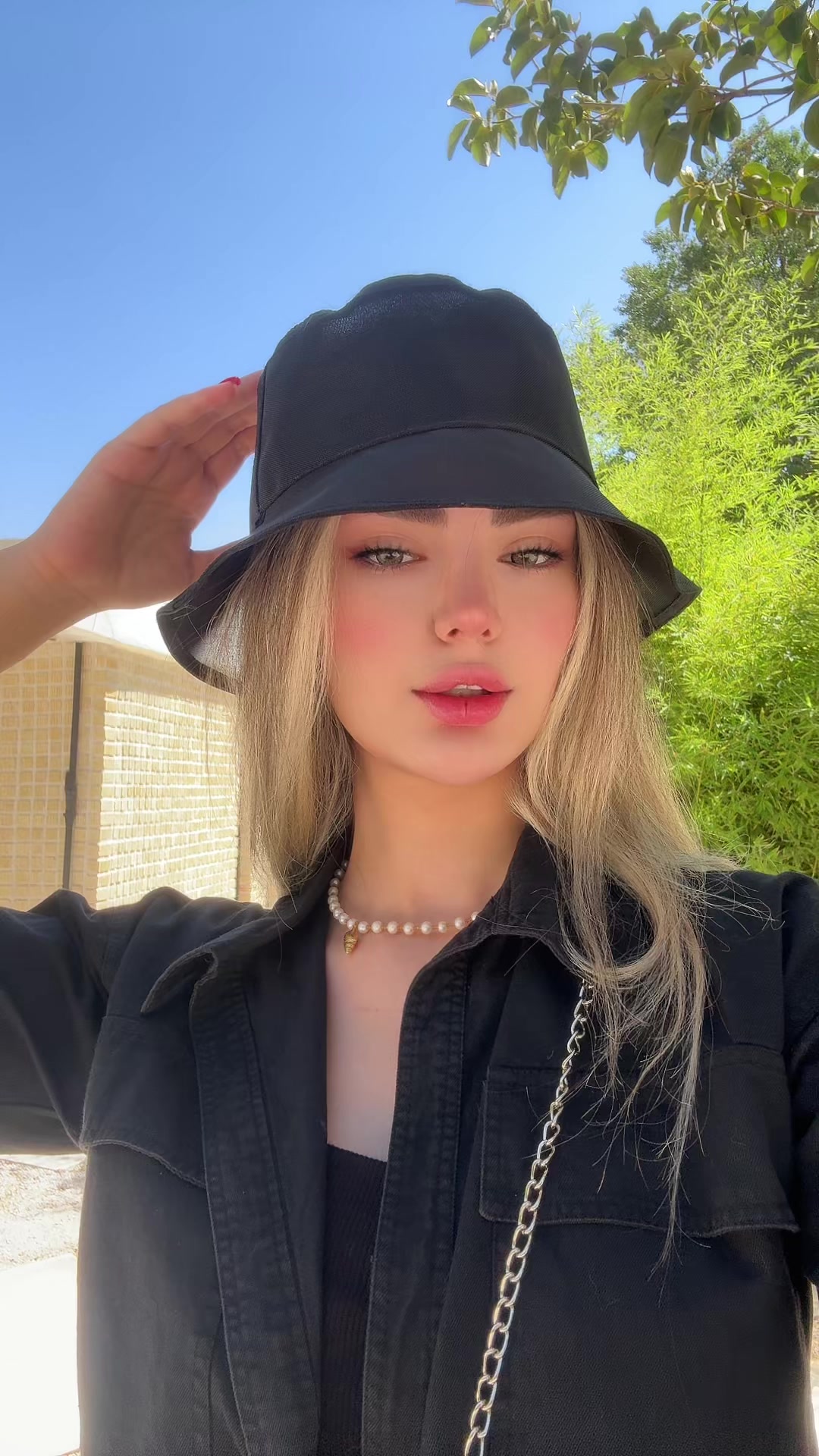 @Yasllina