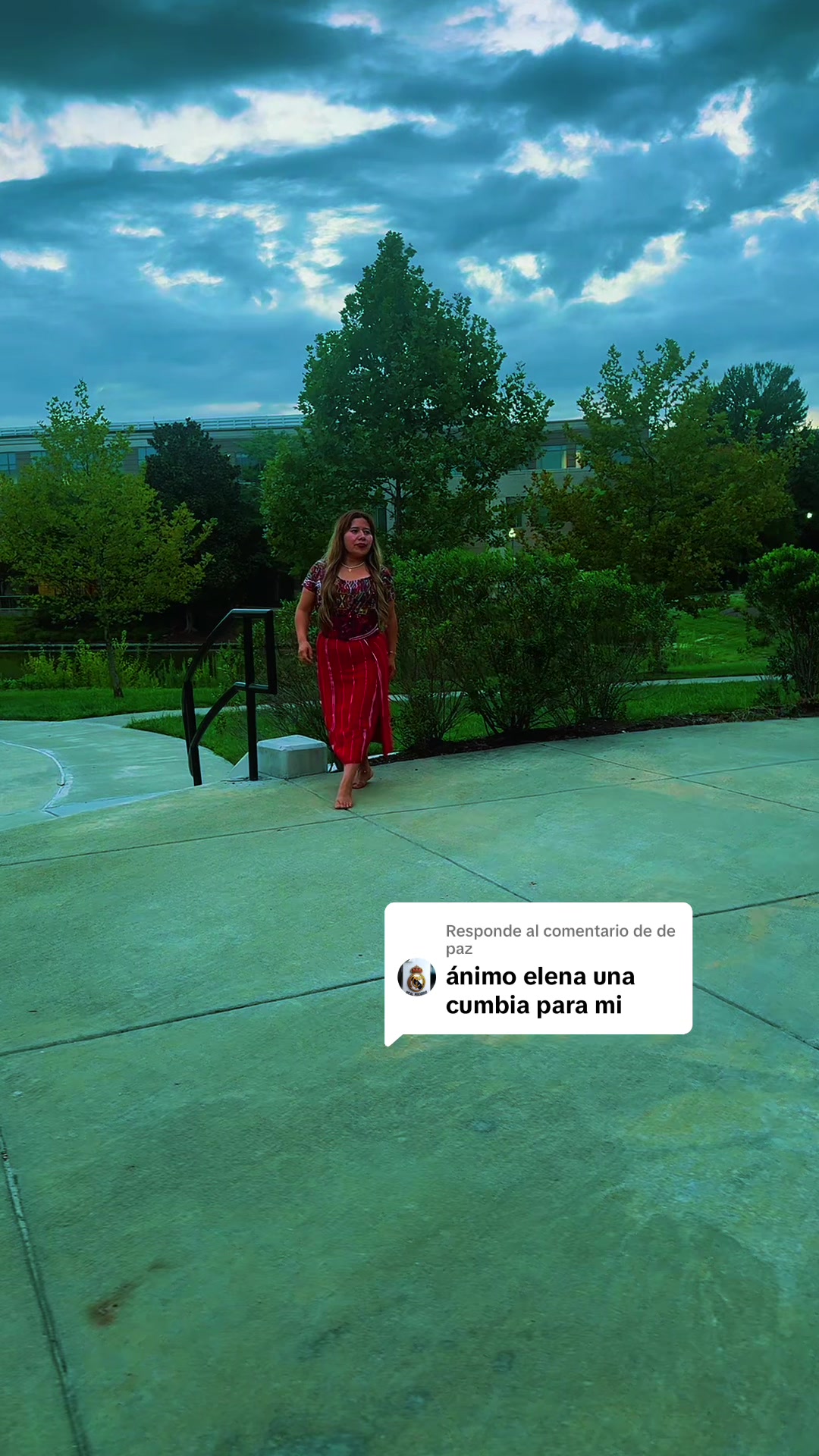 @Elena De León