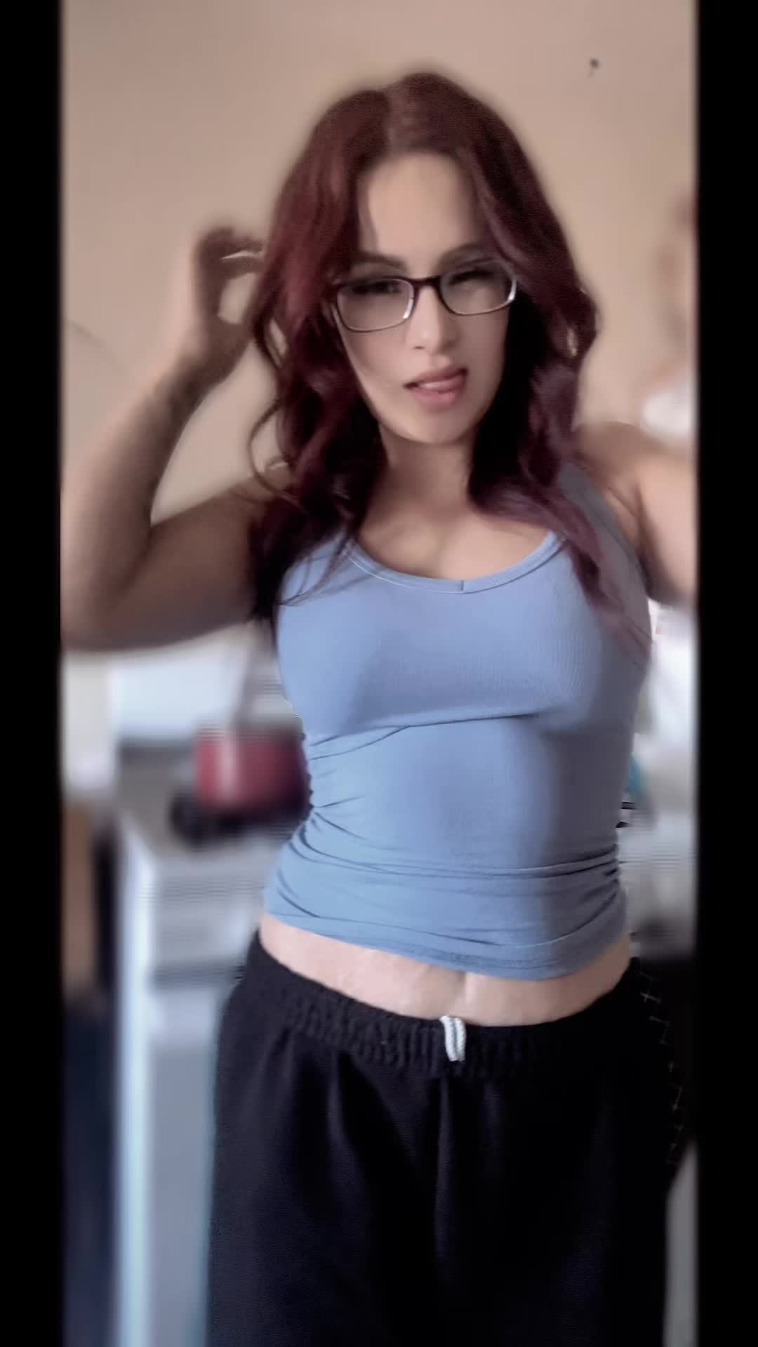 @KittynIza