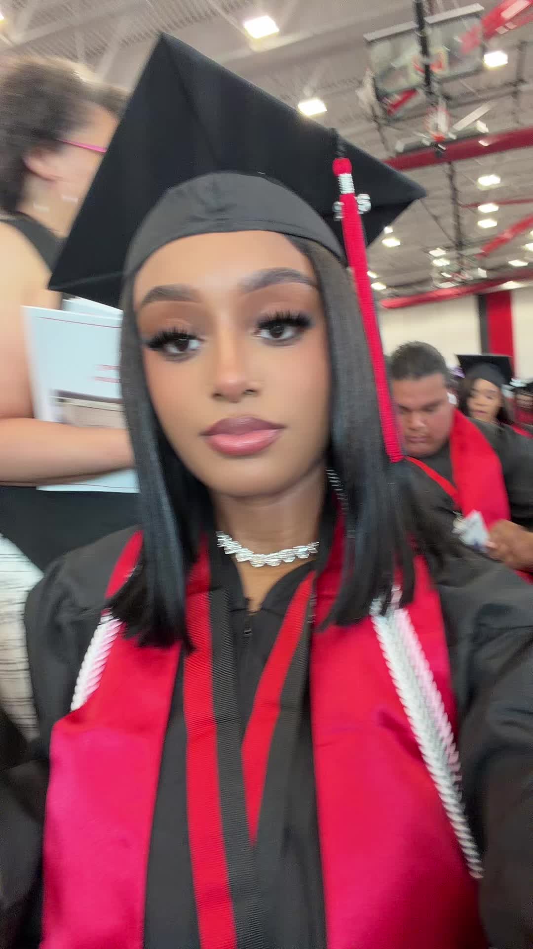 @leahrayeee
