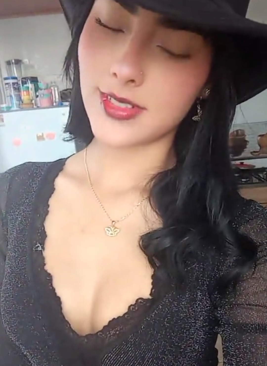 @𝒩🍒