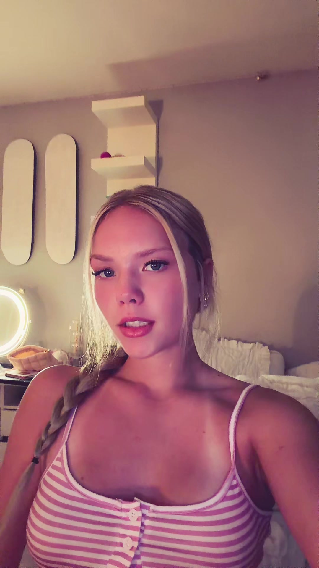 @Ella