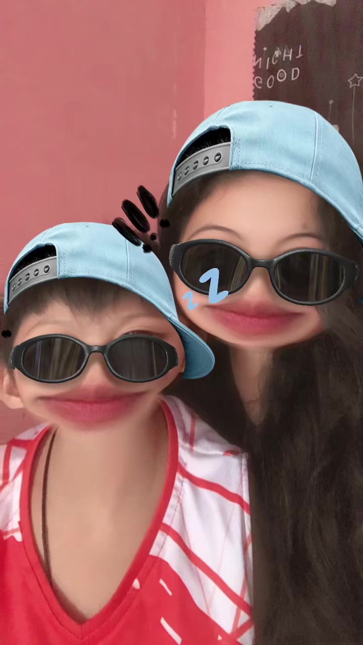 @Kimberly Elena