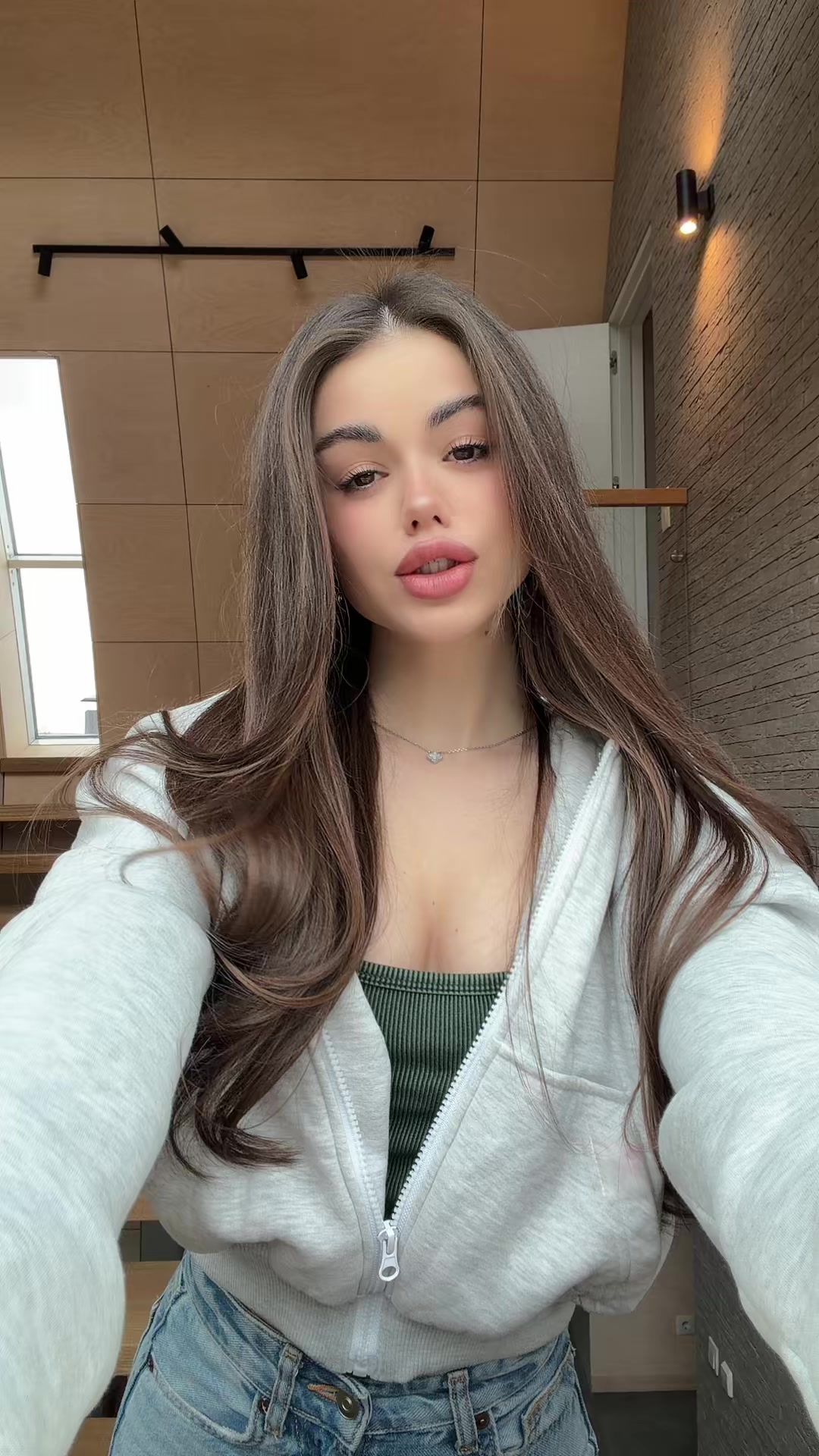 @_aleksandrasevich_