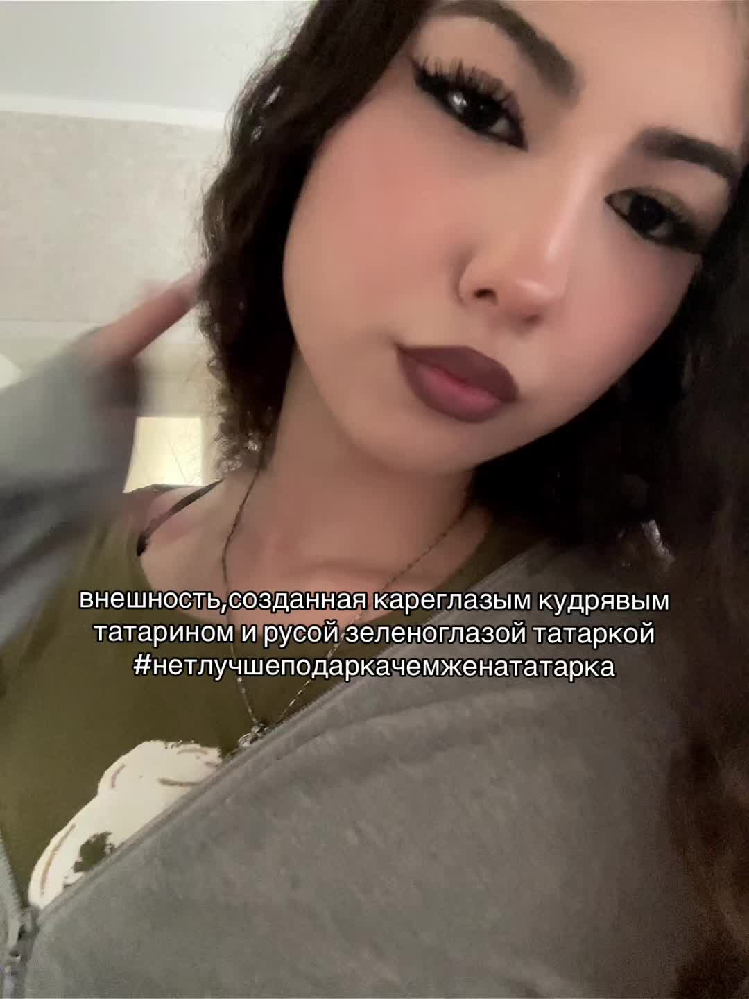 @myafoxx