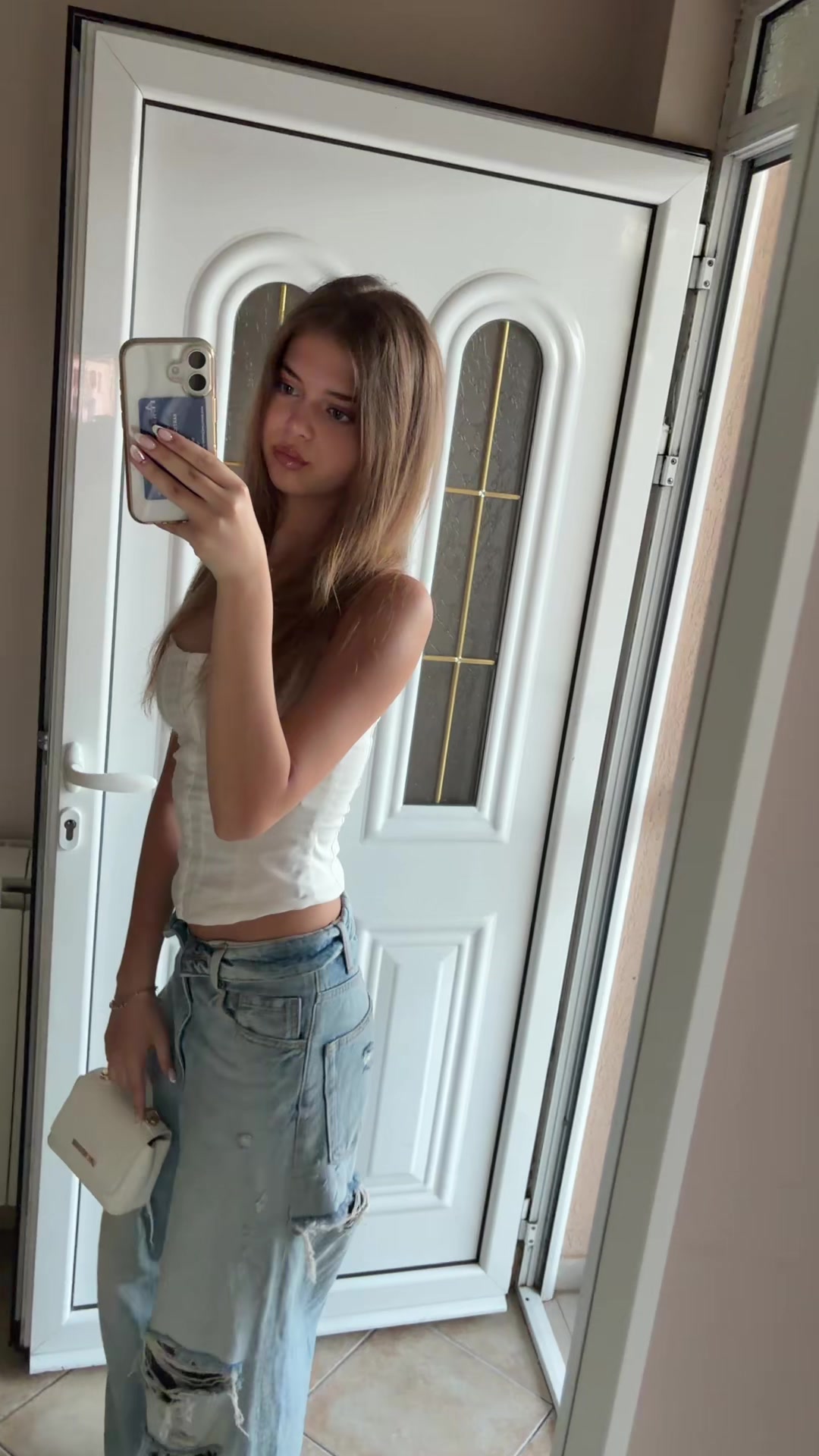 @anika