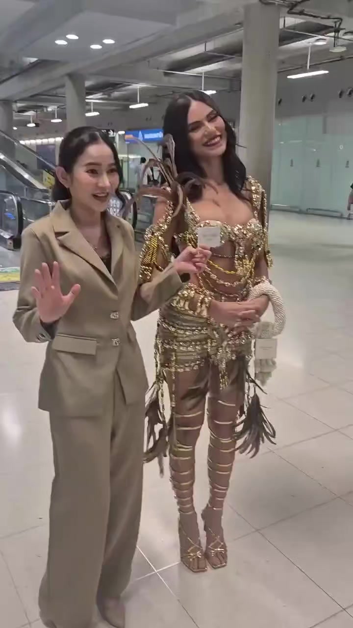 @𝐑𝐀𝐍𝐃𝐄.