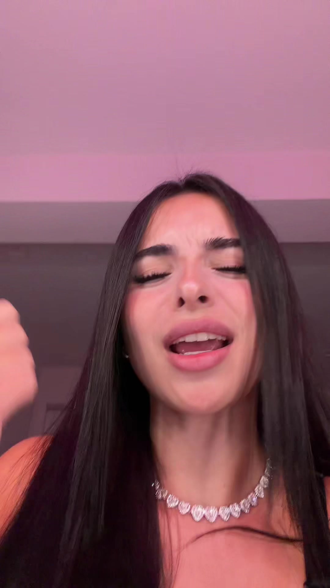 @vickyguez