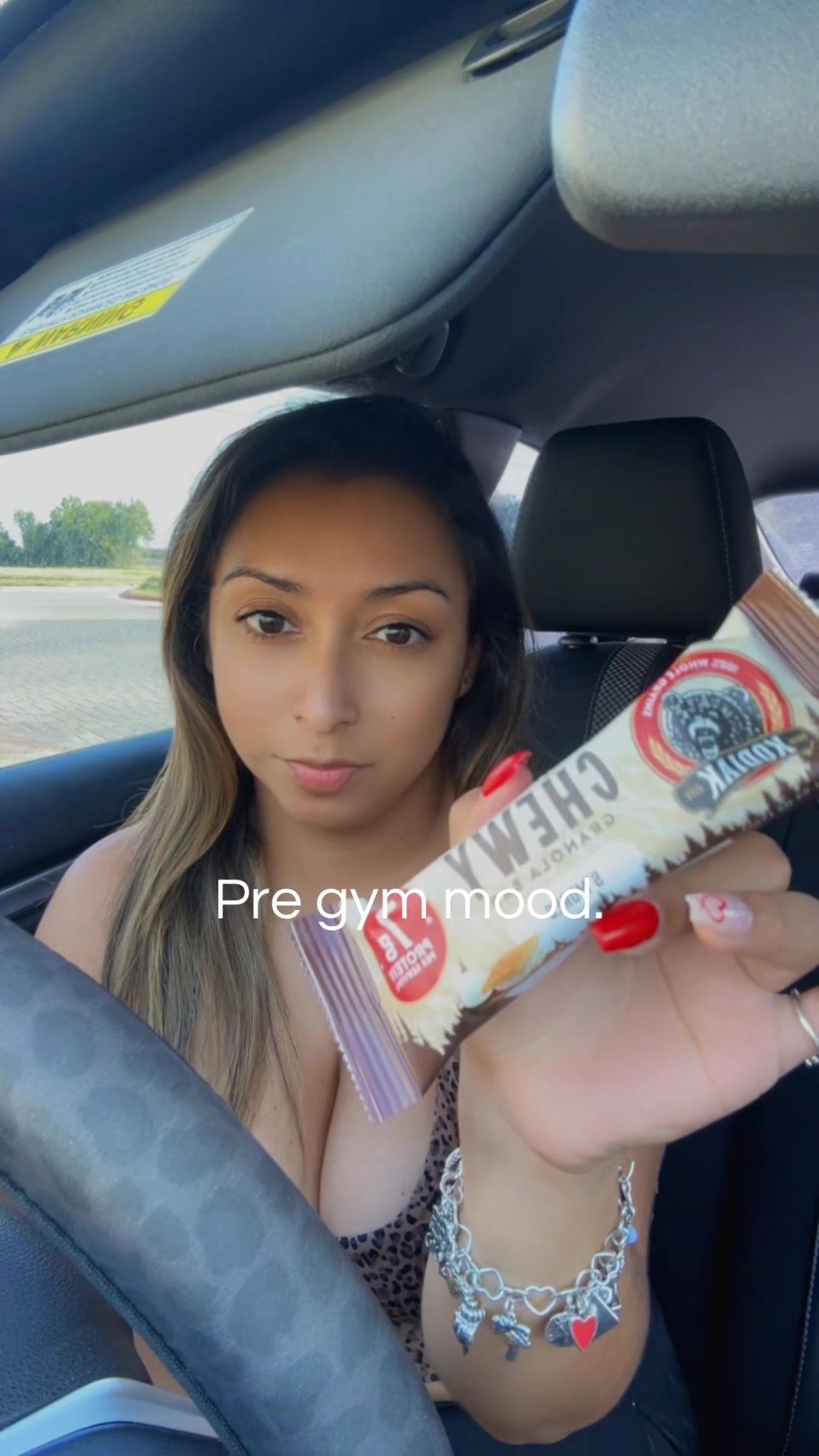 @N I K K I T A ♥️