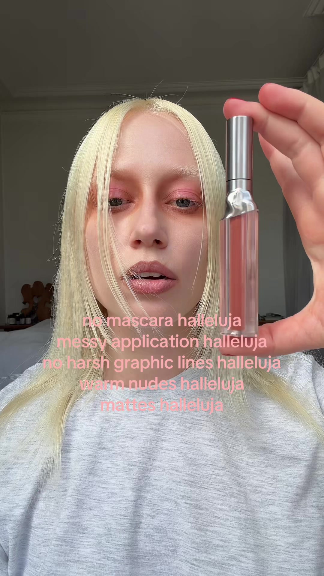 @laravioletta_