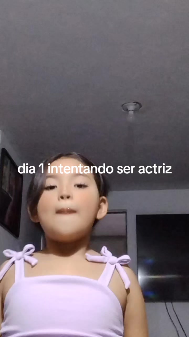 @luna Arianna 🍓(fan de todo)
