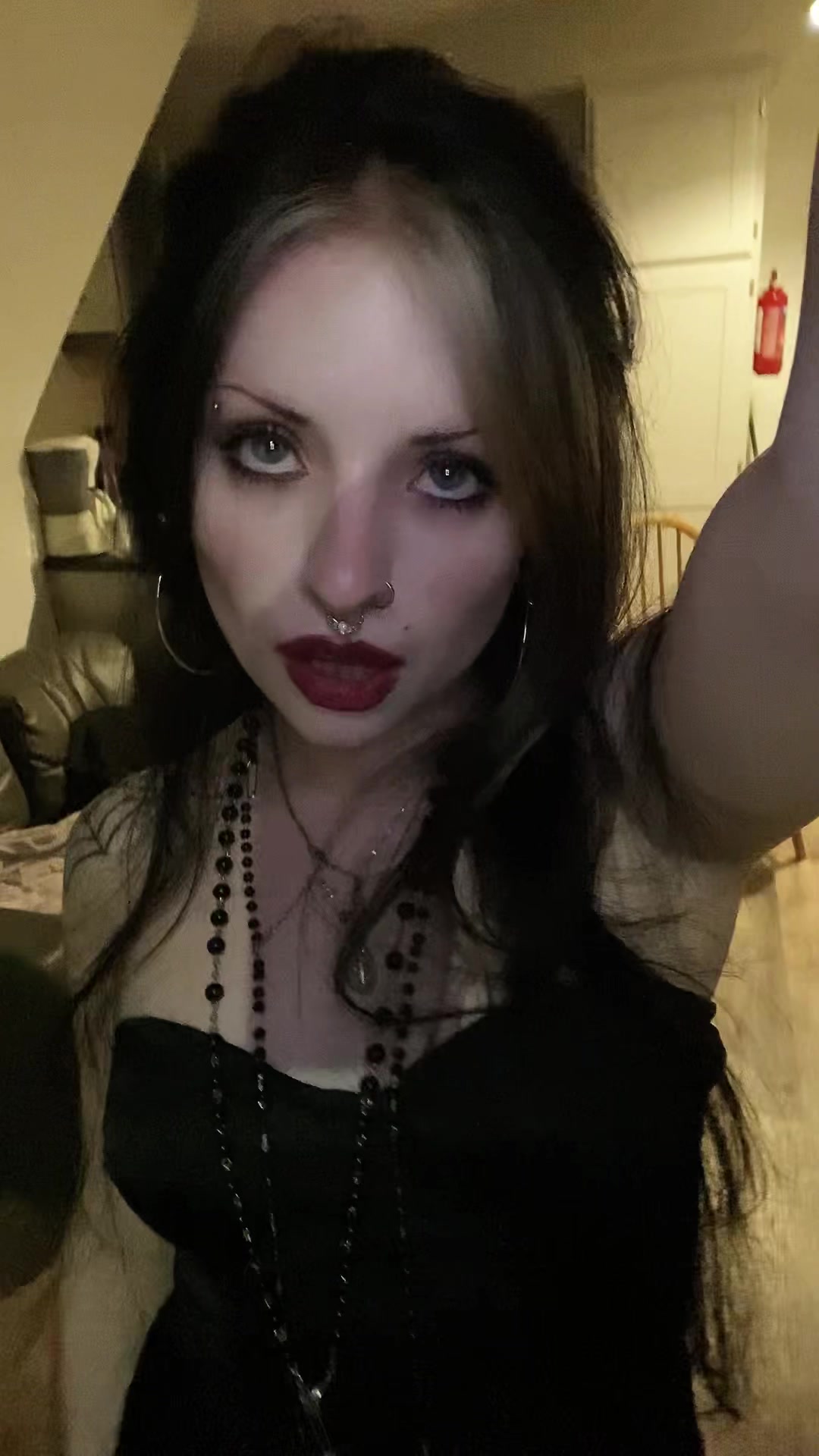 @𝔈𝔳𝔈