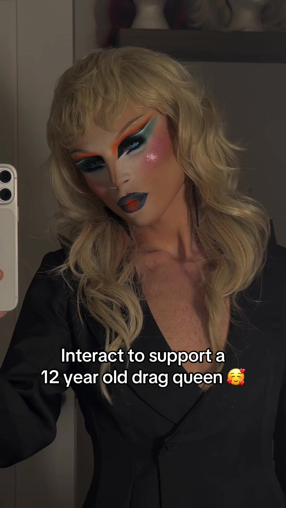 @MakeupAaron