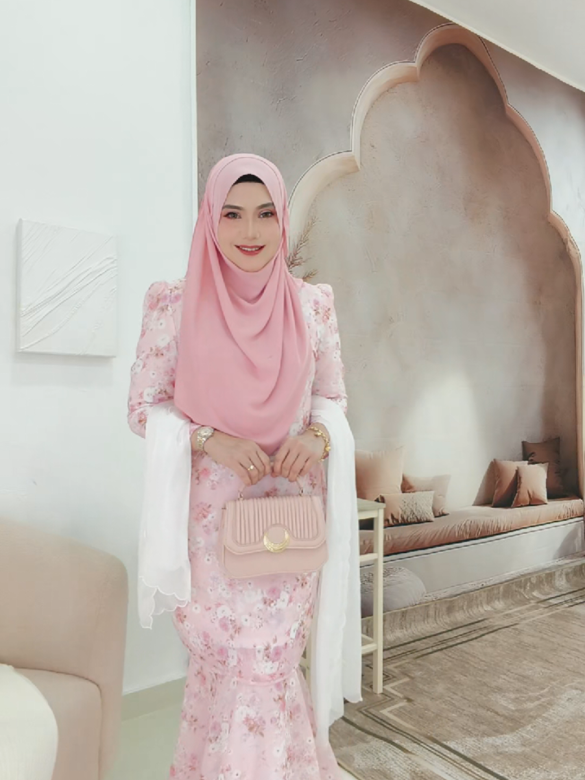 @hauraadellia.co
