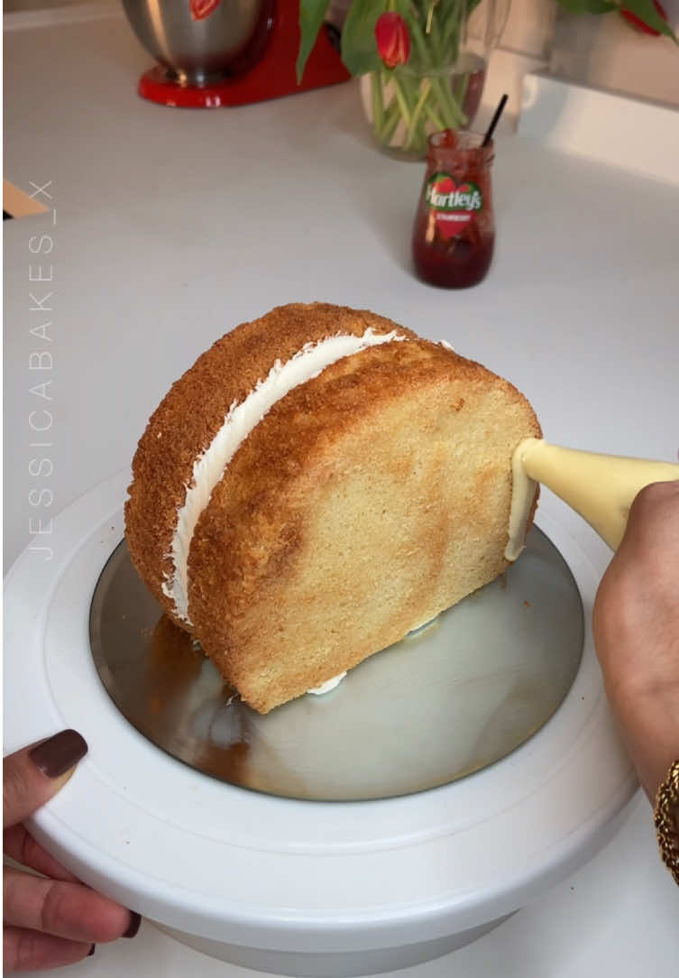 @CAKE DECORATING & BAKING TIPS