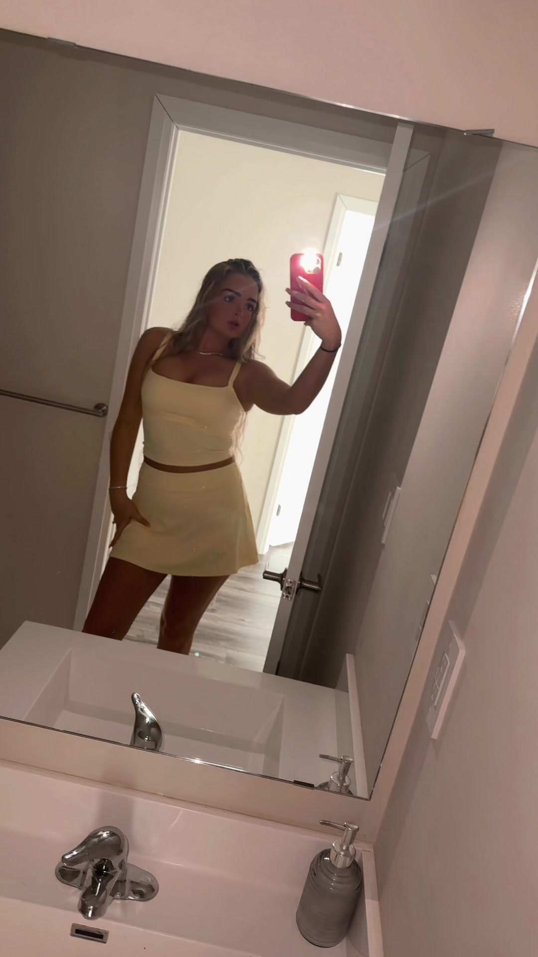 @👸🏼