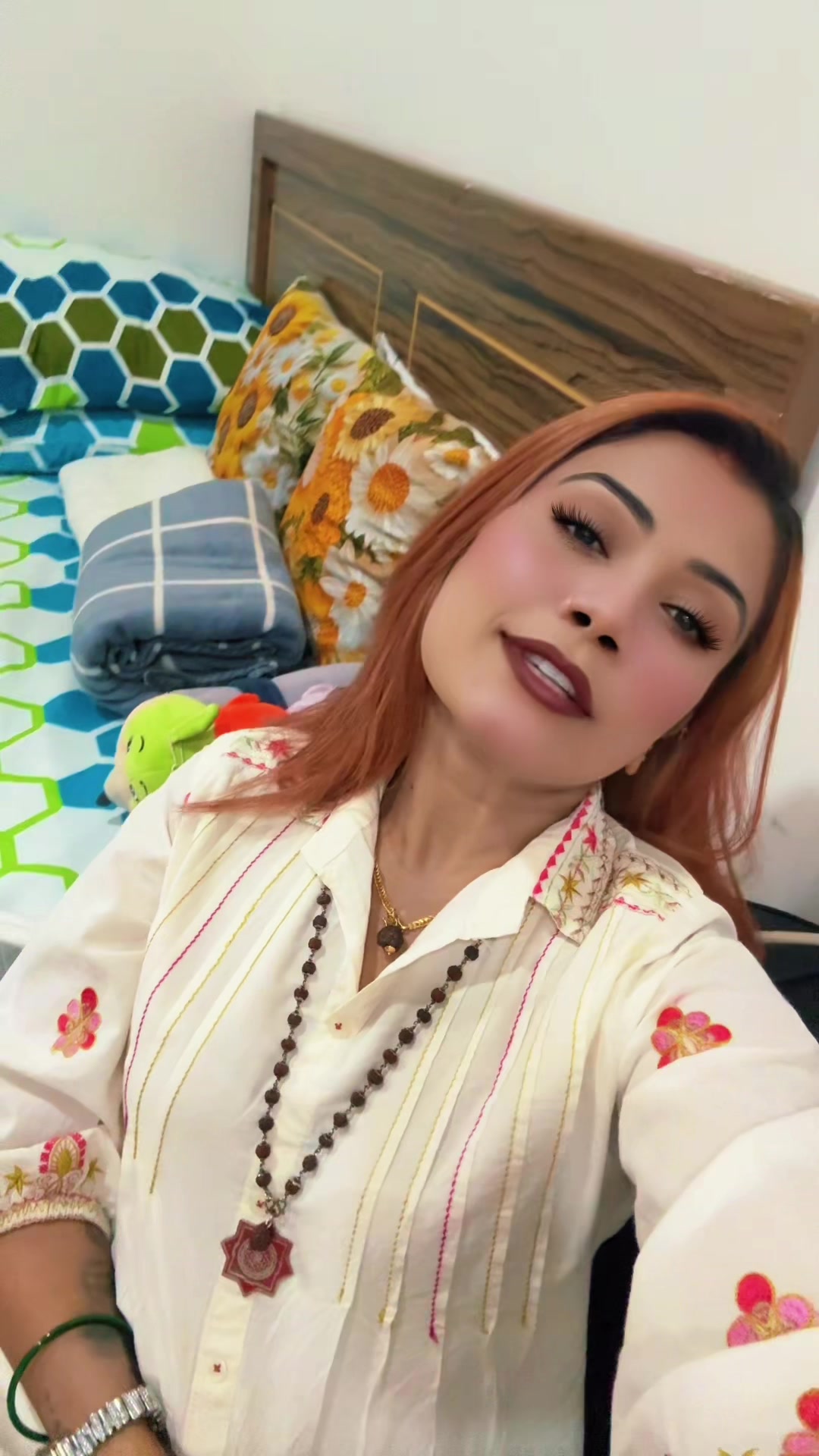 @Eshagiree10