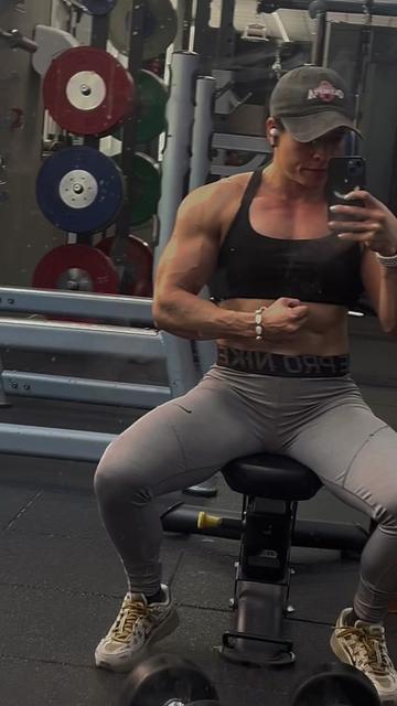 @lolyfitness_