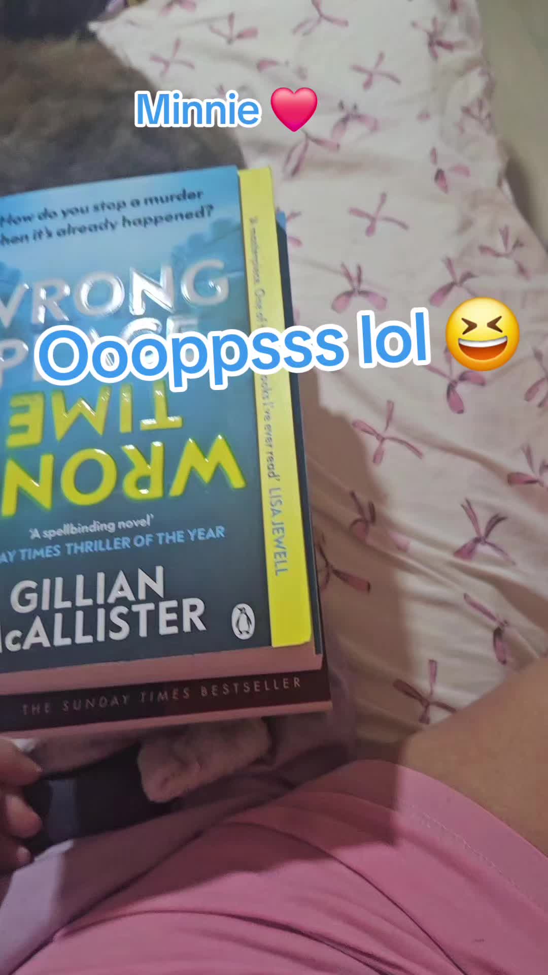 @KellyLovesBooks