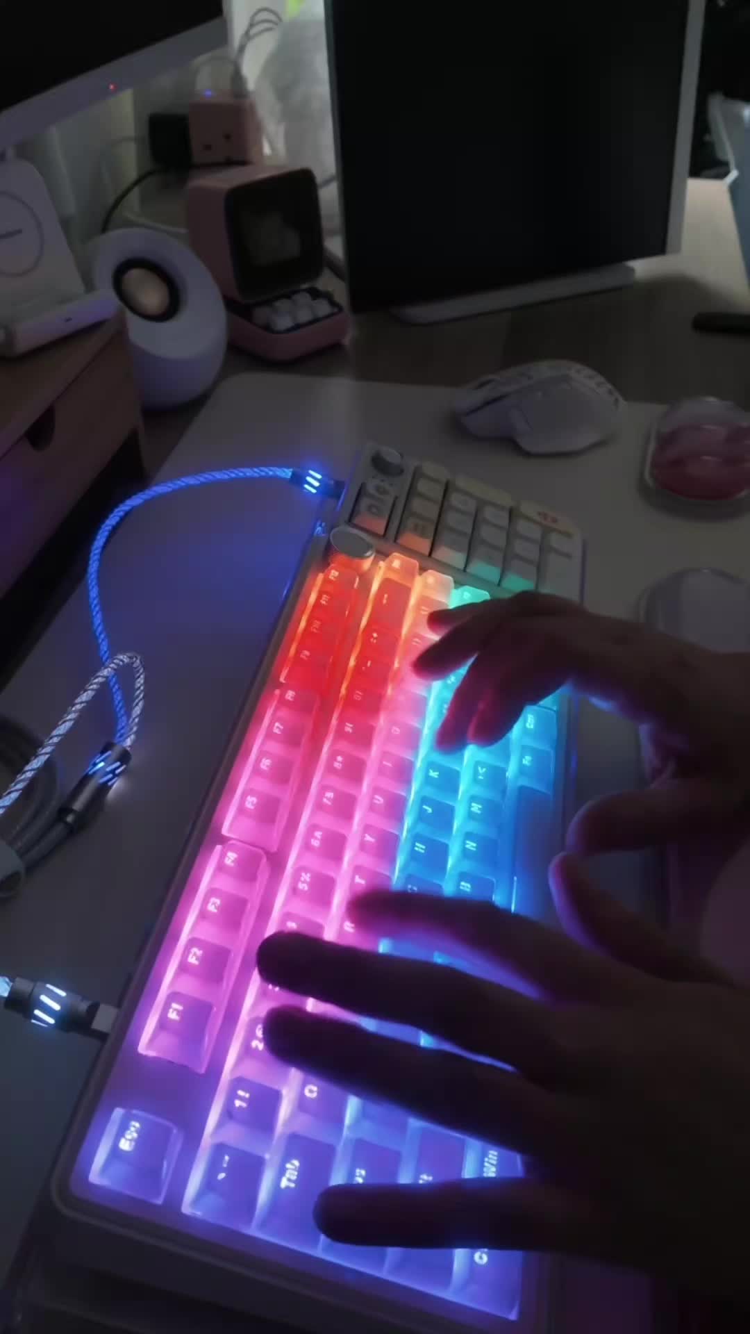 @Katie | WFH | Keebs | Cosy