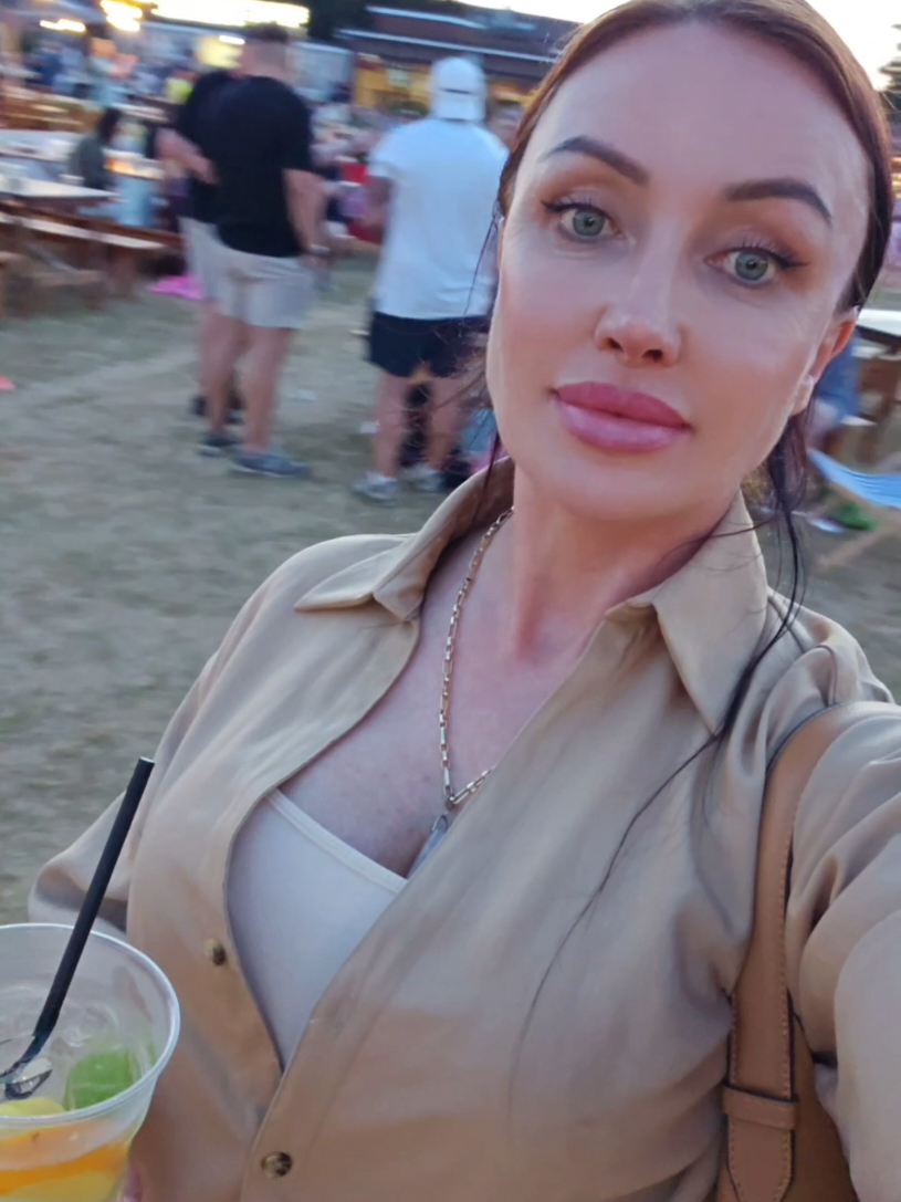 @Karolina
