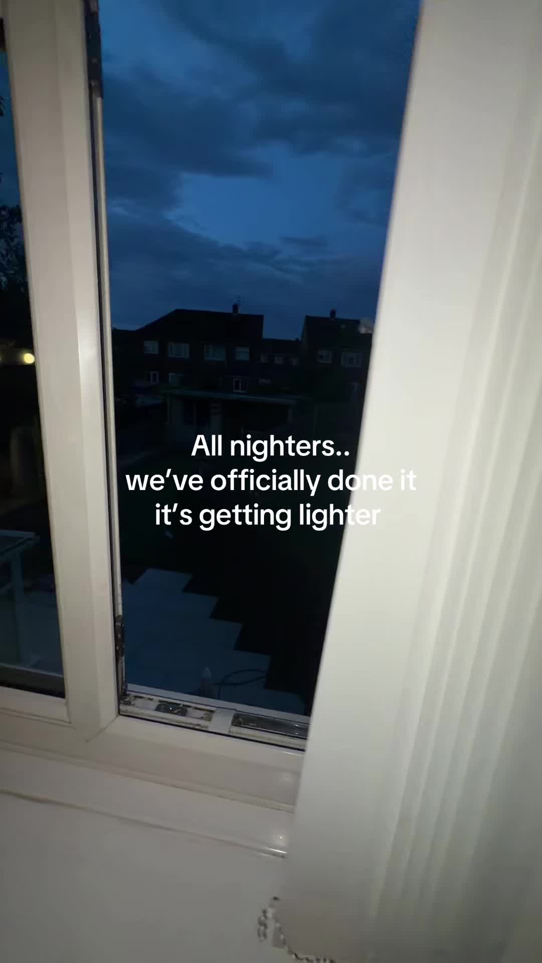 @𝐿𝑅🥂🌺