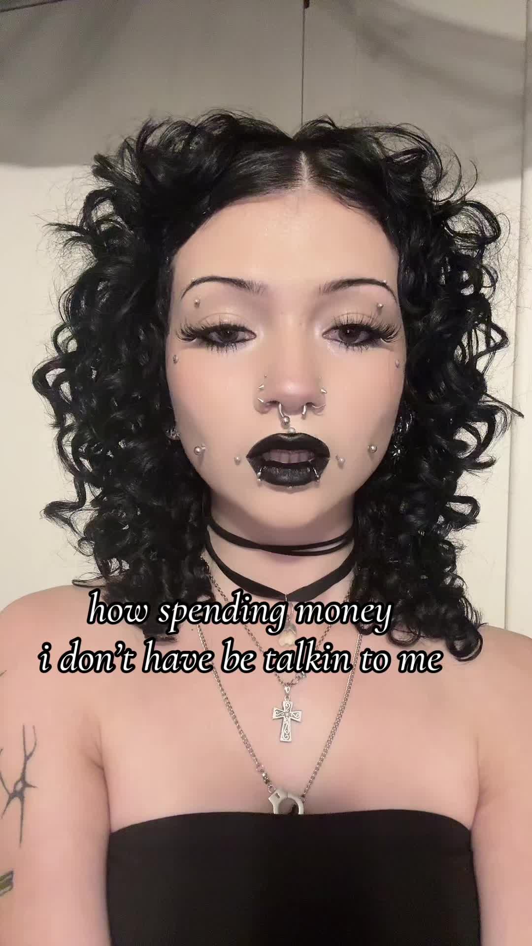 @miss.porcelain_