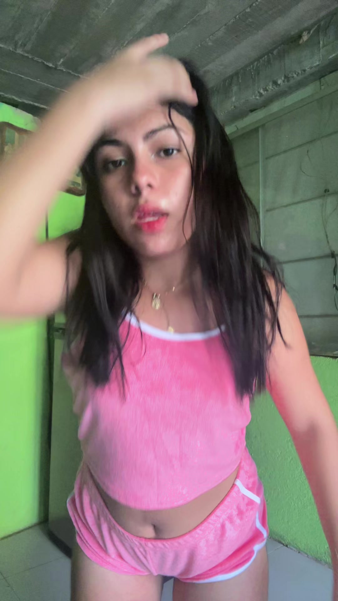 @roussanchez22