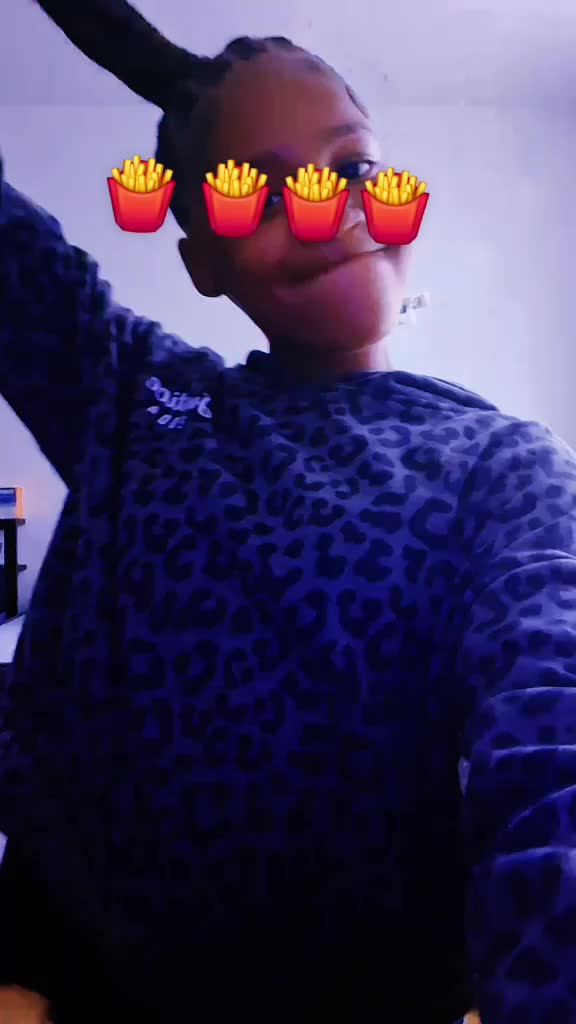 @THEEONLYRAYNEE