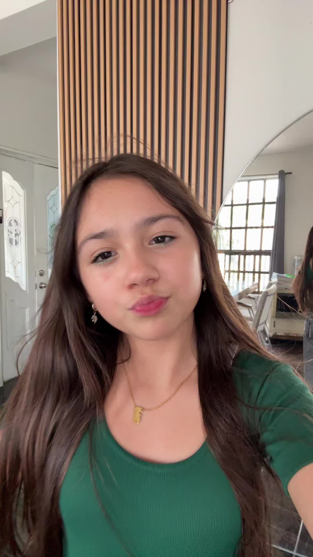 @Nia Mora