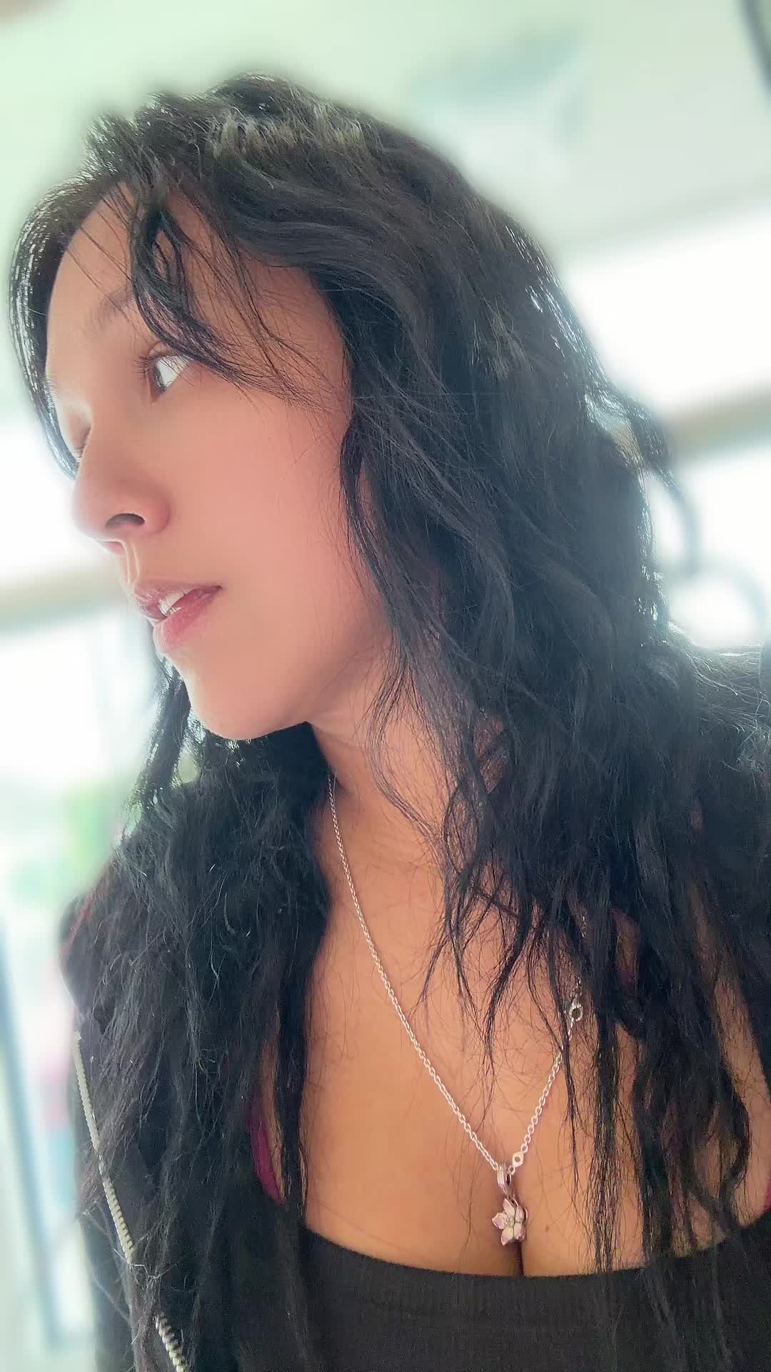@L_O_V_E_Y 💕