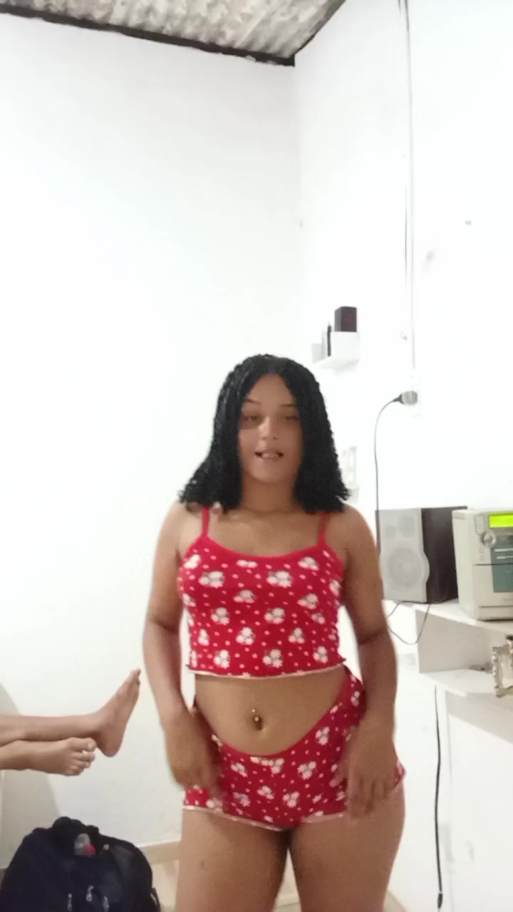 @thatazinha4