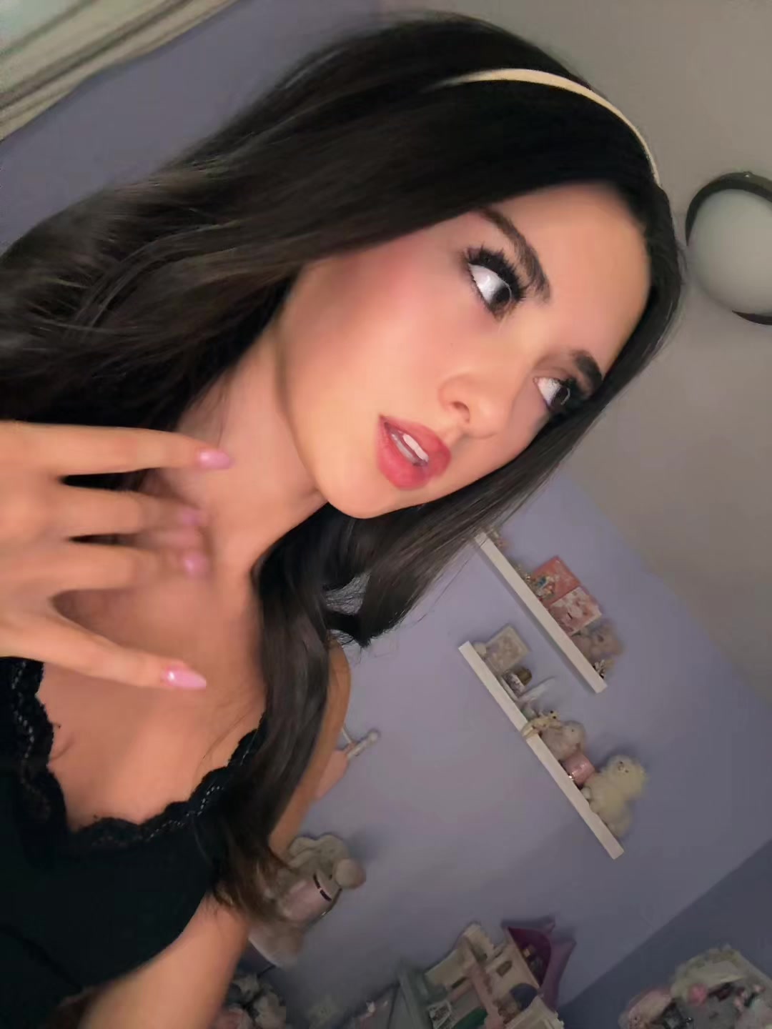 @🎀~ 𝑳𝒊𝒗𝒗𝒚 ~🎀
